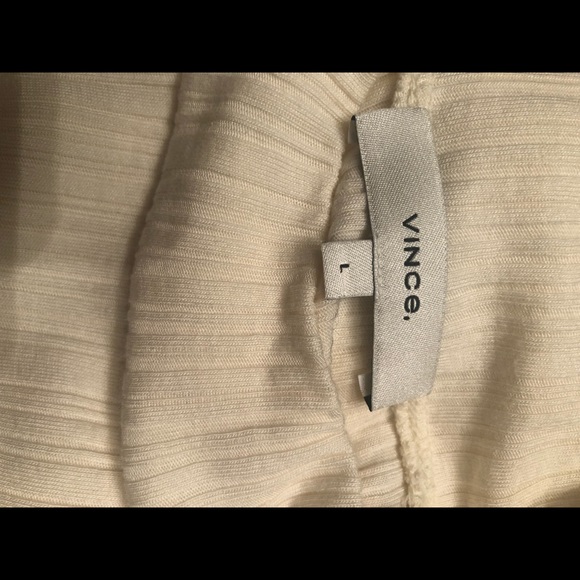 🤍🤍VINCE LONG SLEEVE🤍🤍 - Picture 6 of 7